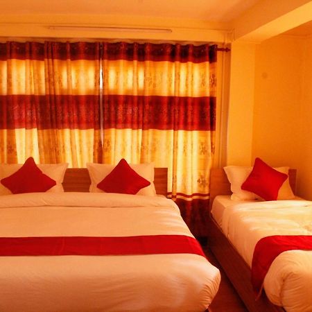Mountain Backpackers Hostel カトマンズ エクステリア 写真